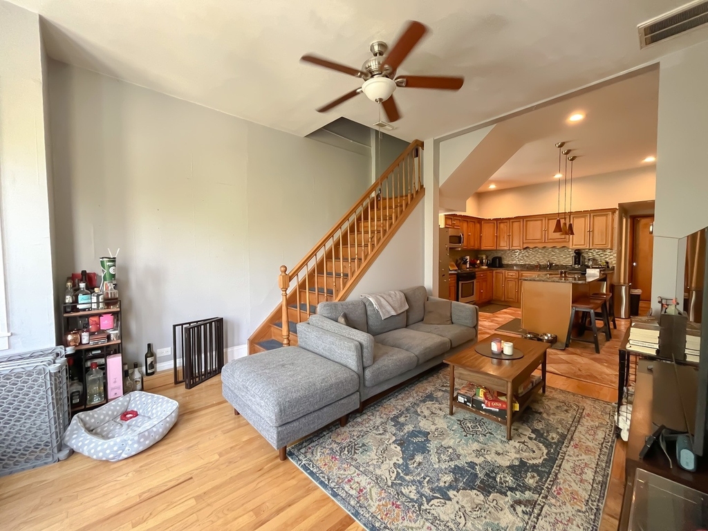 2541 W Cortland Street - Photo 1