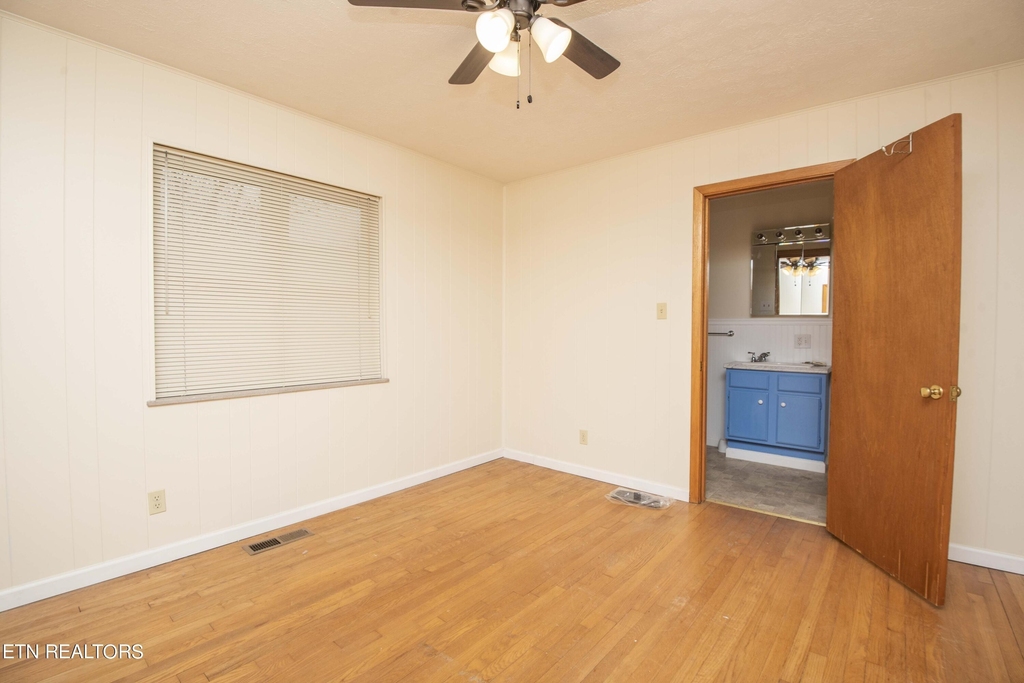 4004 Deerfield Rd - Photo 10