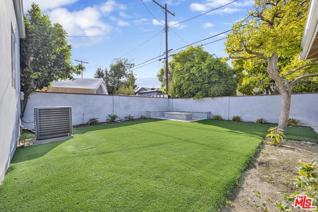 12831 Admiral Ave - Photo 14