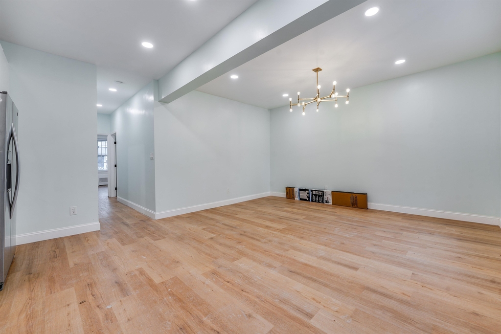 69 70th St - Photo 4