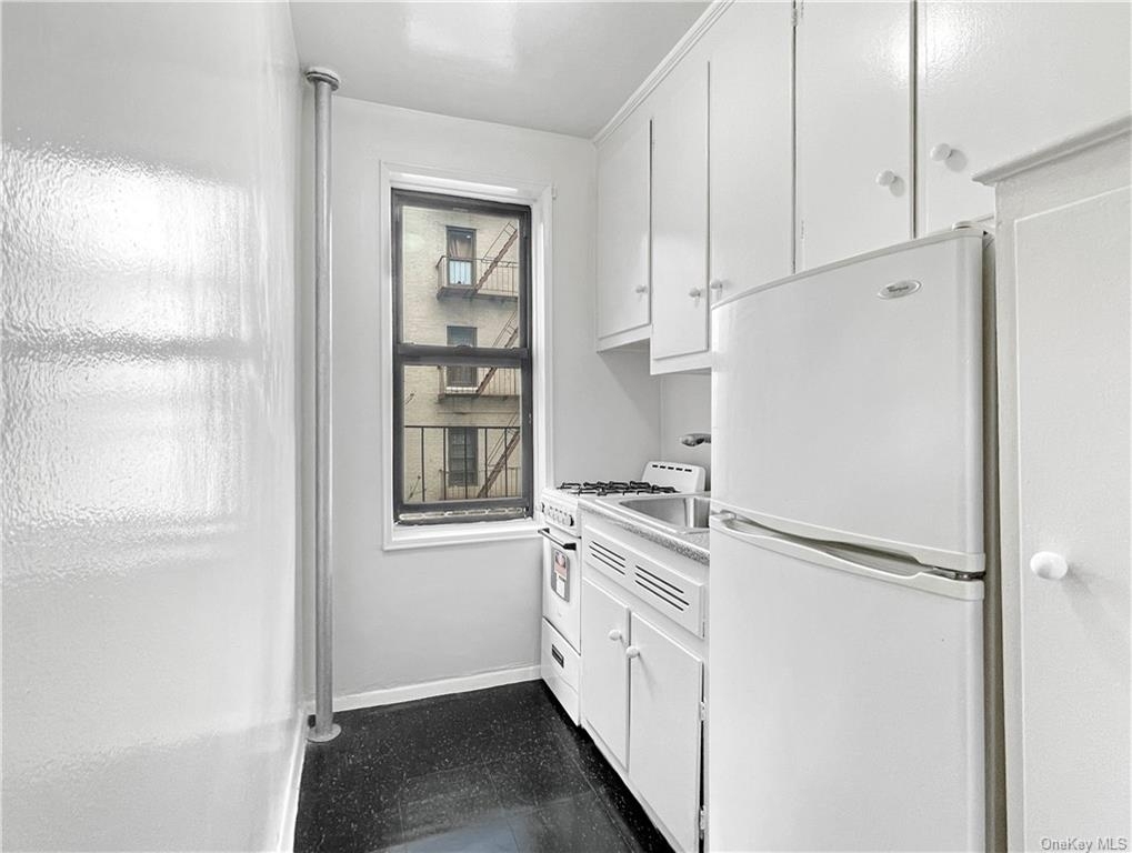 3130 Grand Concourse - Photo 3