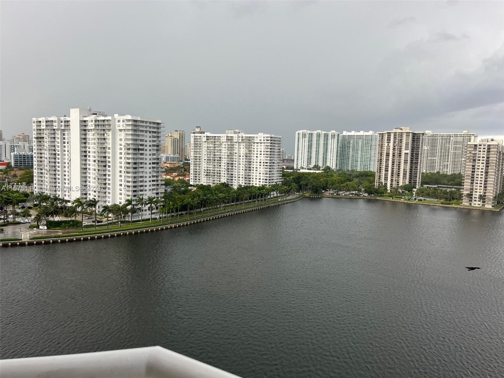 18081 Biscayne Blvd - Photo 28