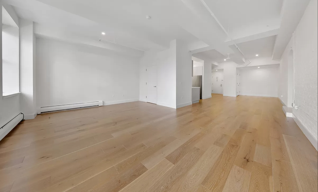 275 Park Ave - Photo 1