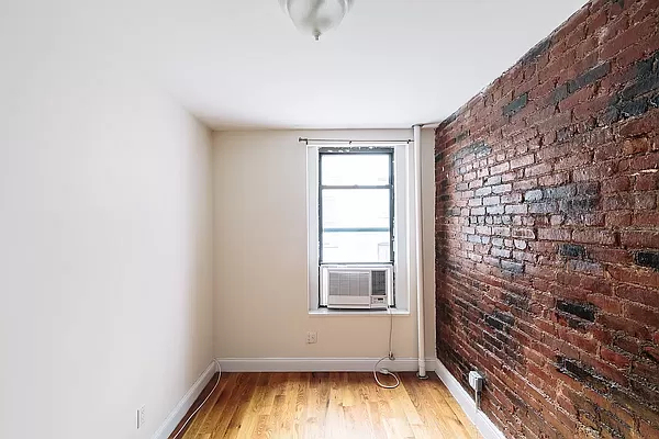 141 West 10th Street - Photo 5