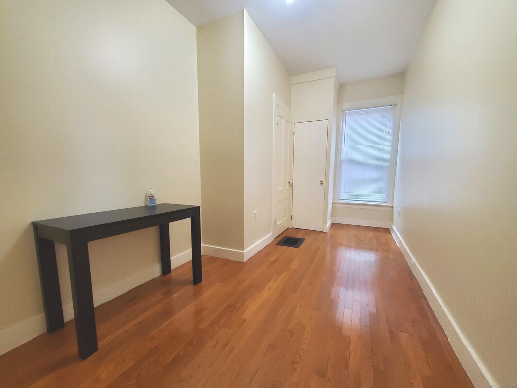 85 Clark Street - Photo 6