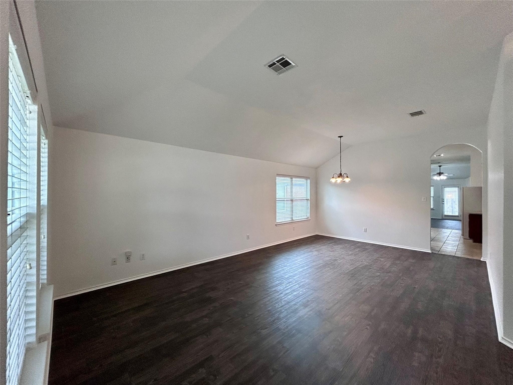 1013 Zeus Cir - Photo 2