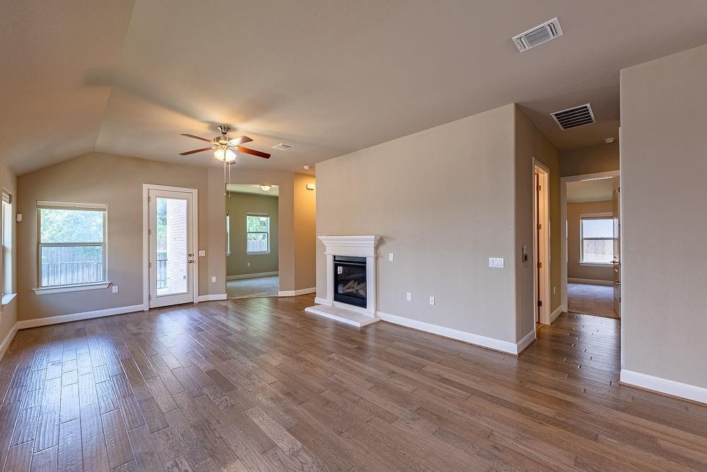 13609 Camp Comfort Ln - Photo 10