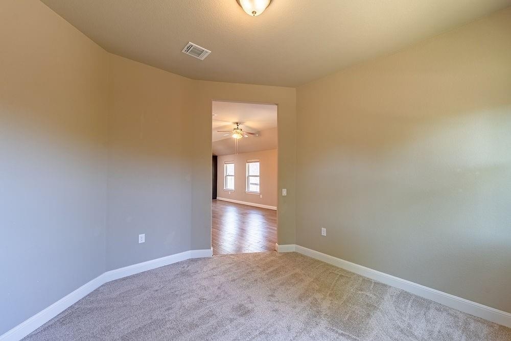 13609 Camp Comfort Ln - Photo 12