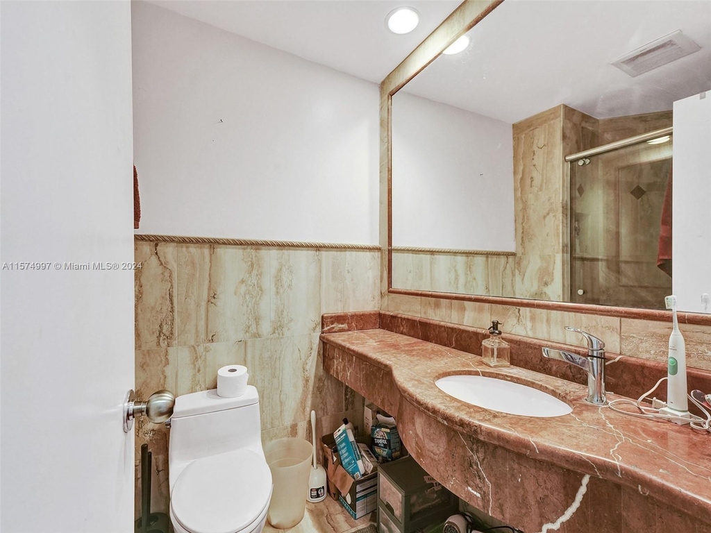 1408 Brickell Bay Dr - Photo 30