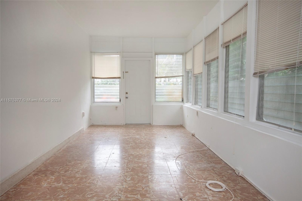 1050 92nd St - Photo 14