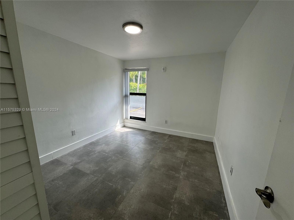 3011 Sw 1st Ave - Photo 11