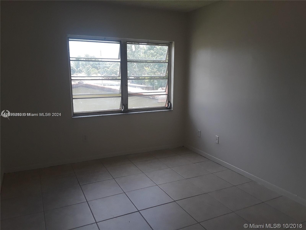 3675 W 11th Ave - Photo 7