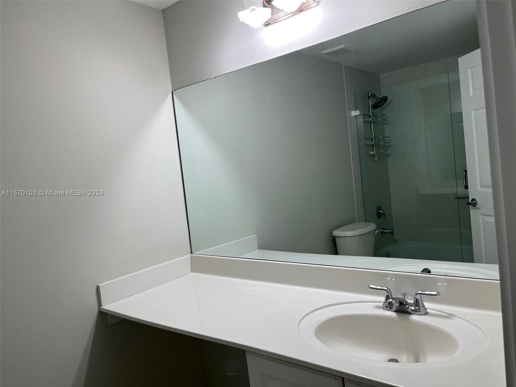 215 Sw 42nd Ave - Photo 24
