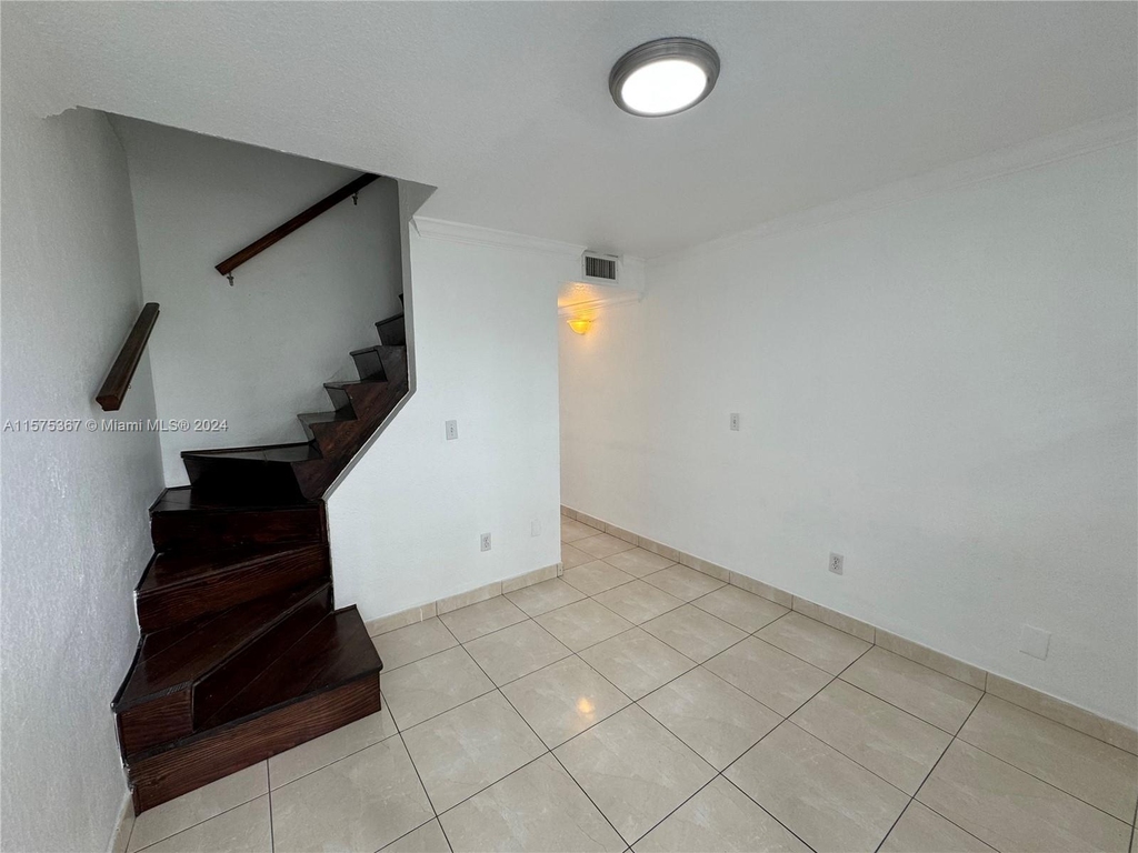 3011 Sw 1st Ave - Photo 4