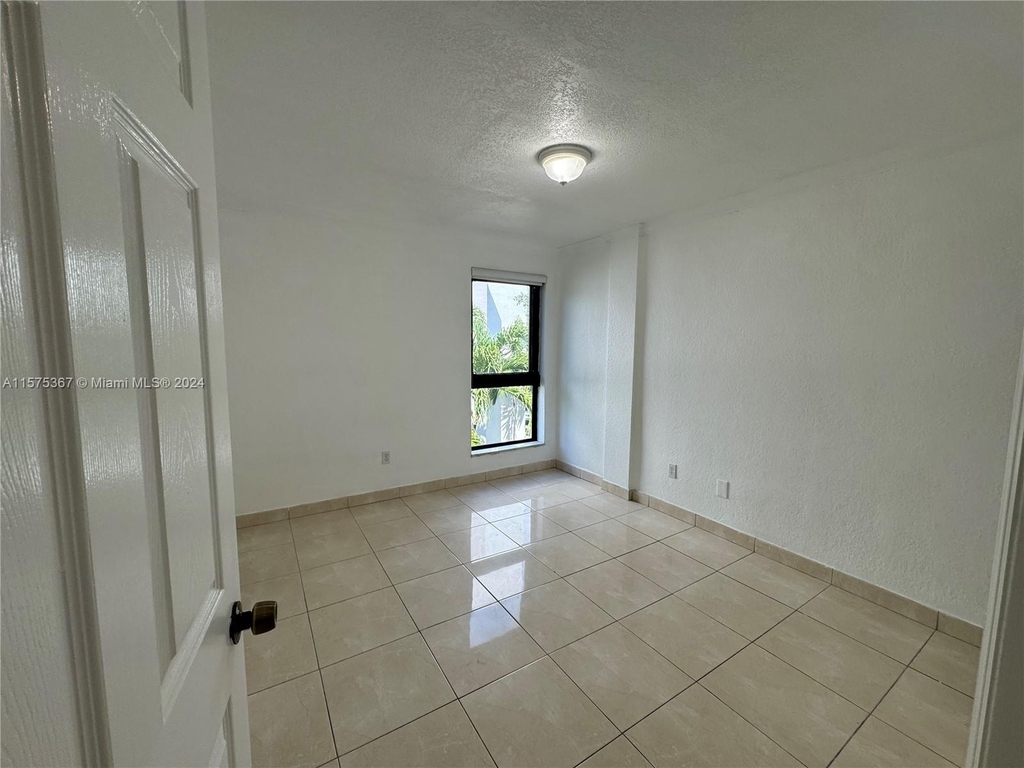 3011 Sw 1st Ave - Photo 26