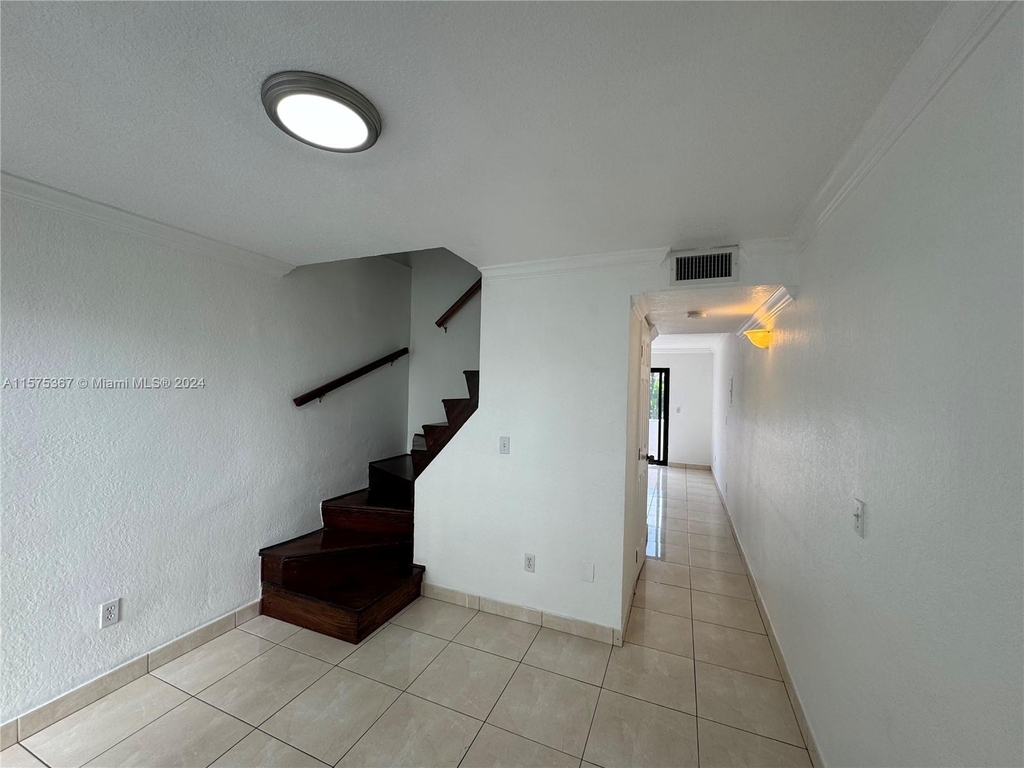 3011 Sw 1st Ave - Photo 5