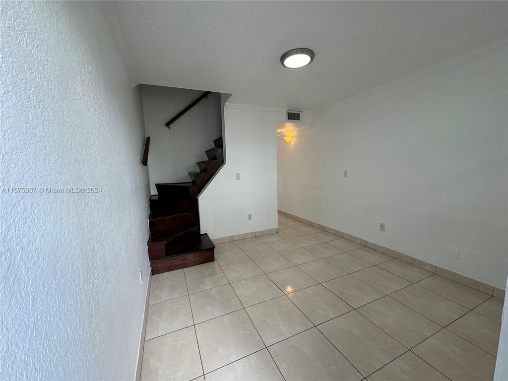 3011 Sw 1st Ave - Photo 3