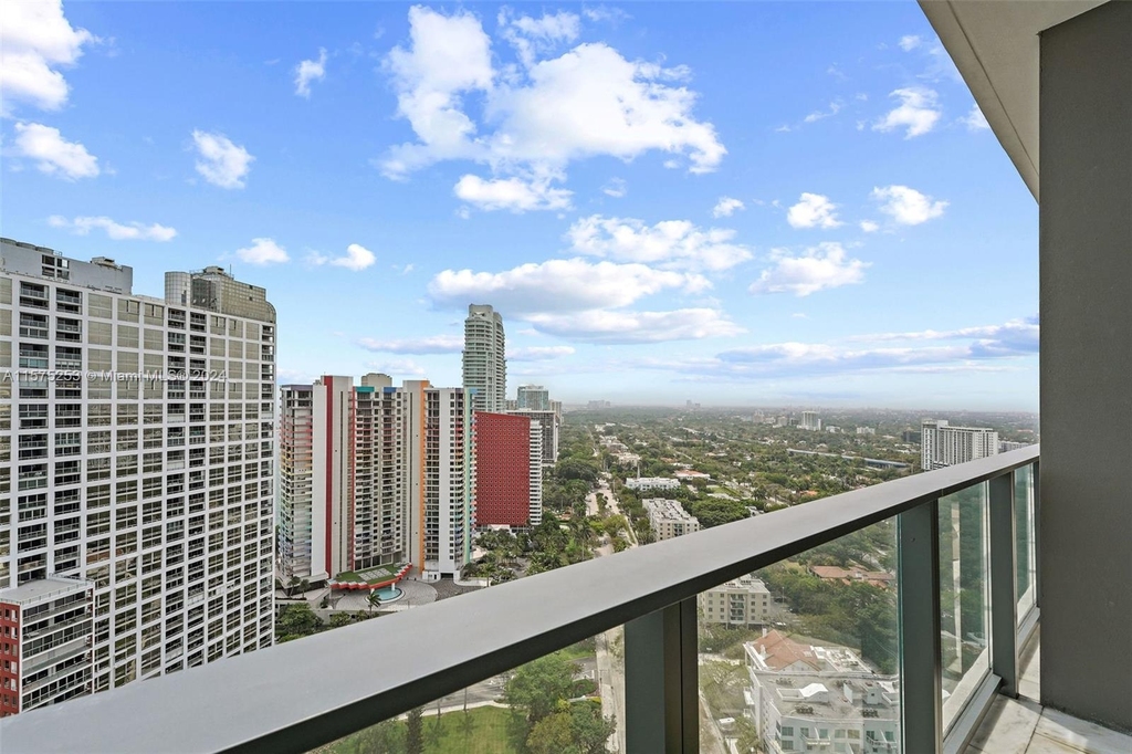 1451 Brickell Ave - Photo 14