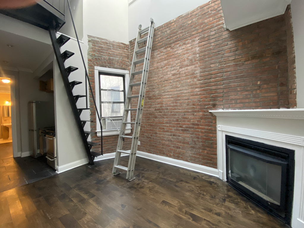 214 E 25th St - Photo 1