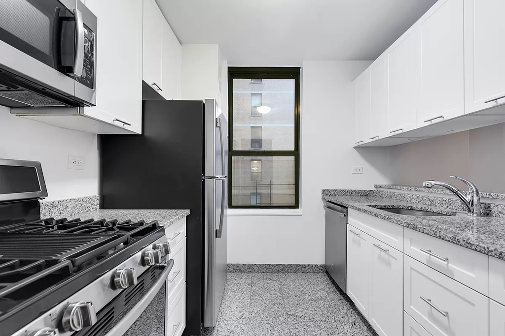 247 West 87th Street & Broadway - Photo 2