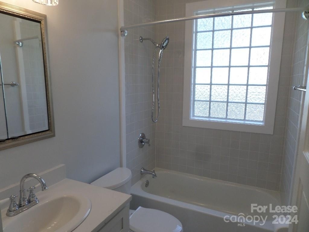 421 Rensselaer Avenue - Photo 10