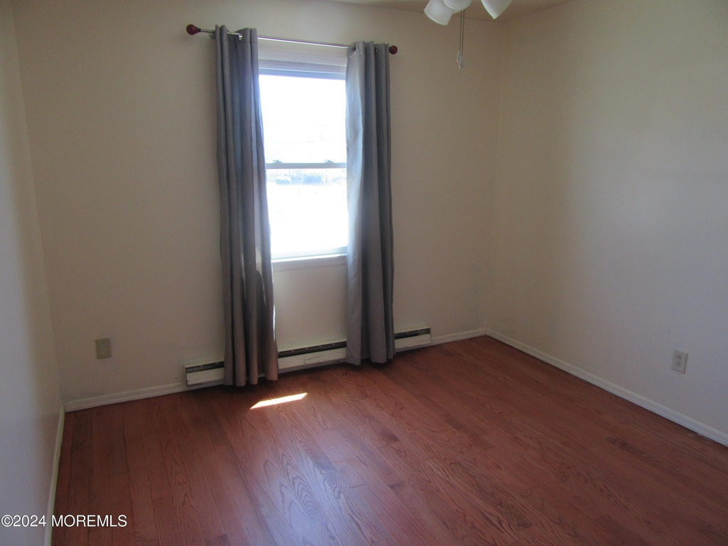 573 Palmer Avenue - Photo 4