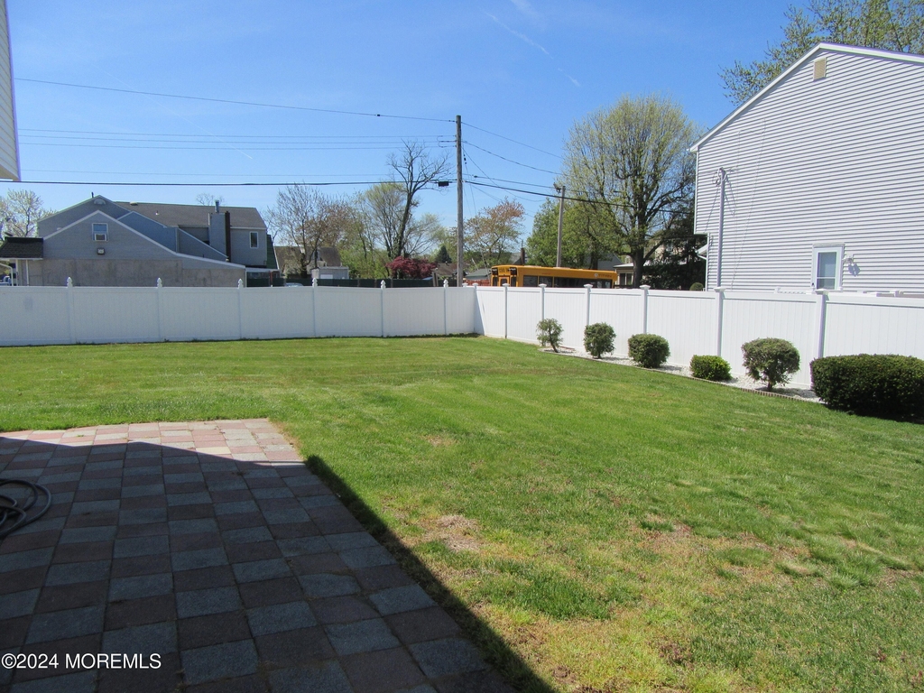 573 Palmer Avenue - Photo 12