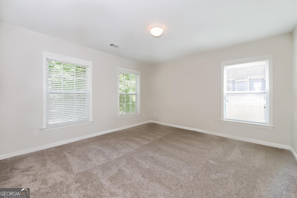 8966 Crestview Circle - Photo 11