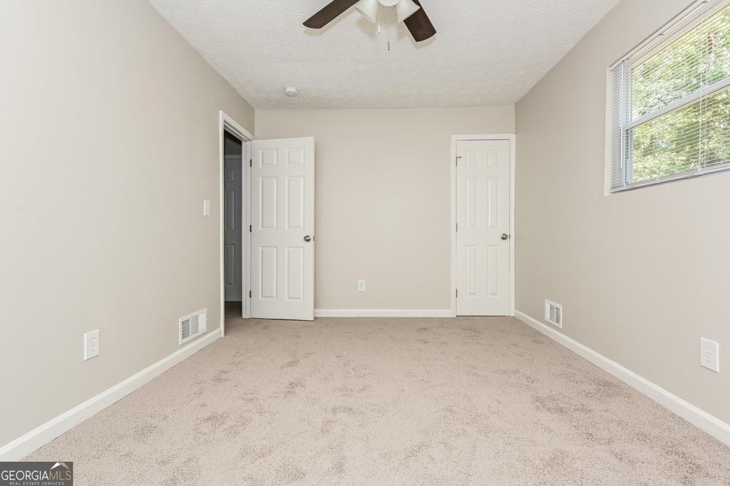 7000 Smoke Ridge Way - Photo 6