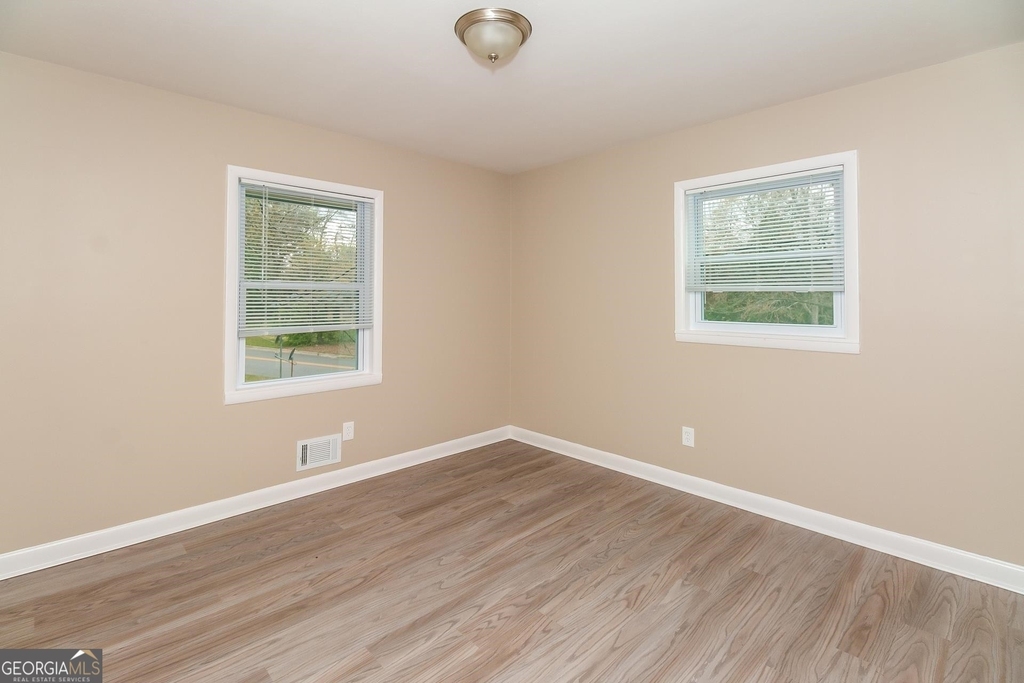 528 Roxbury - Photo 11