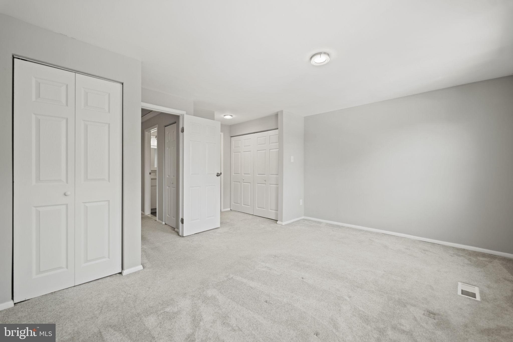 6842 Heatherway Court - Photo 14