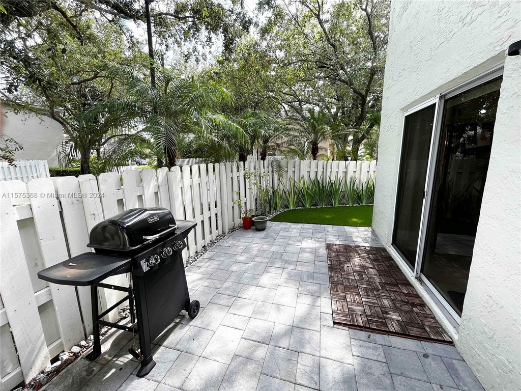 9832 Nw 9th Ct - Photo 23
