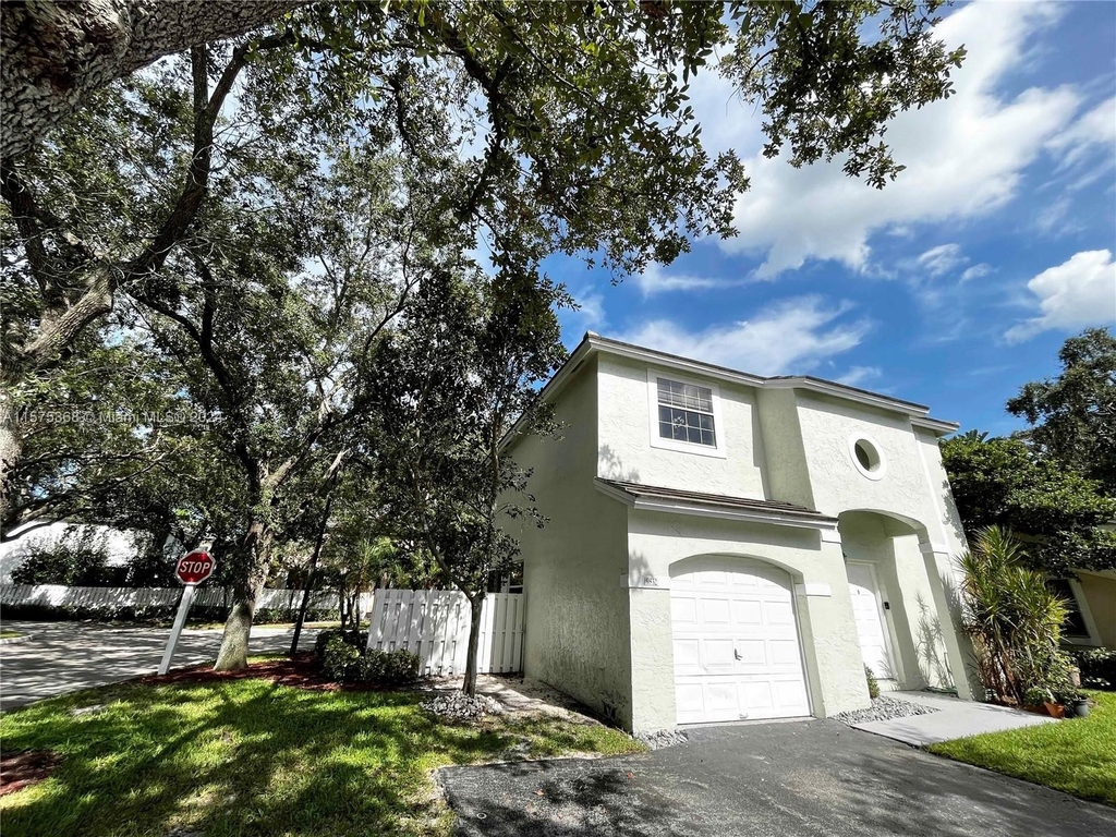 9832 Nw 9th Ct - Photo 1