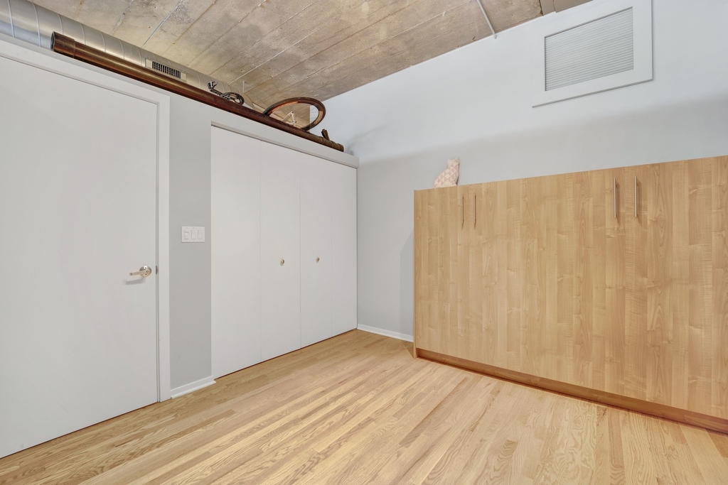 1111 W 15th Street - Photo 17