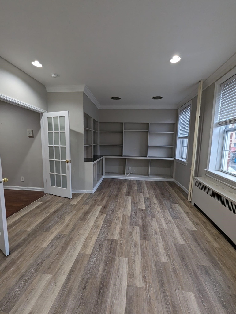 681 Bergen Ave - Photo 1