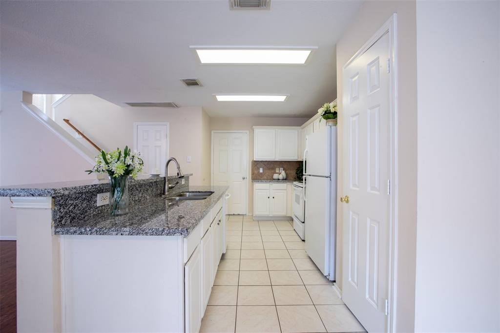 250 Sentry Maple Place - Photo 11