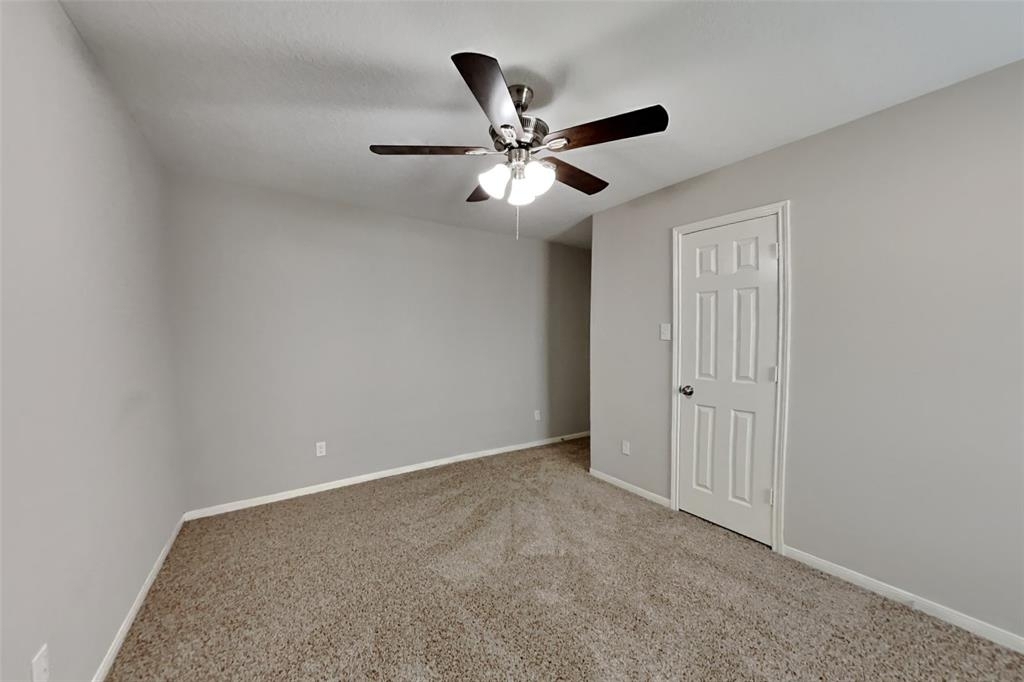 20502 Upper Green Street - Photo 17