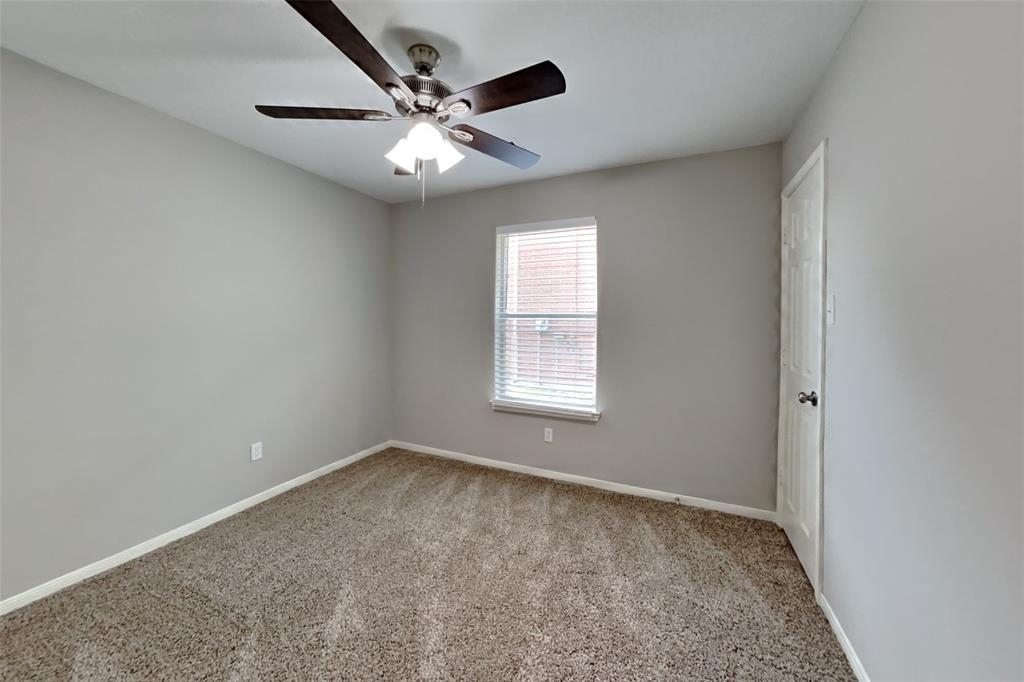 20502 Upper Green Street - Photo 16