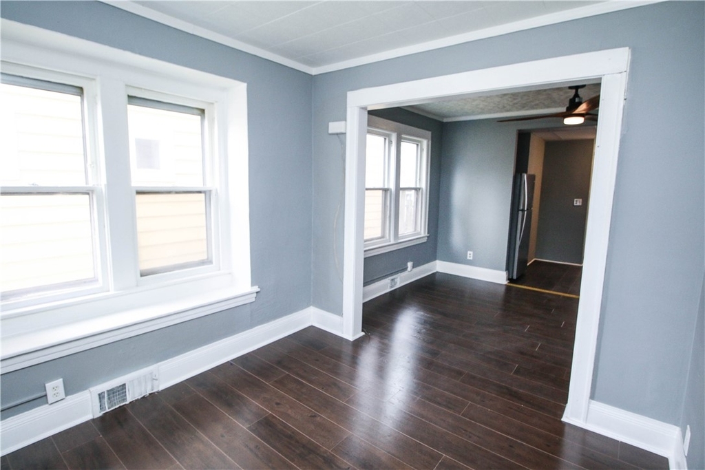 1285 N Goodman Street - Photo 2