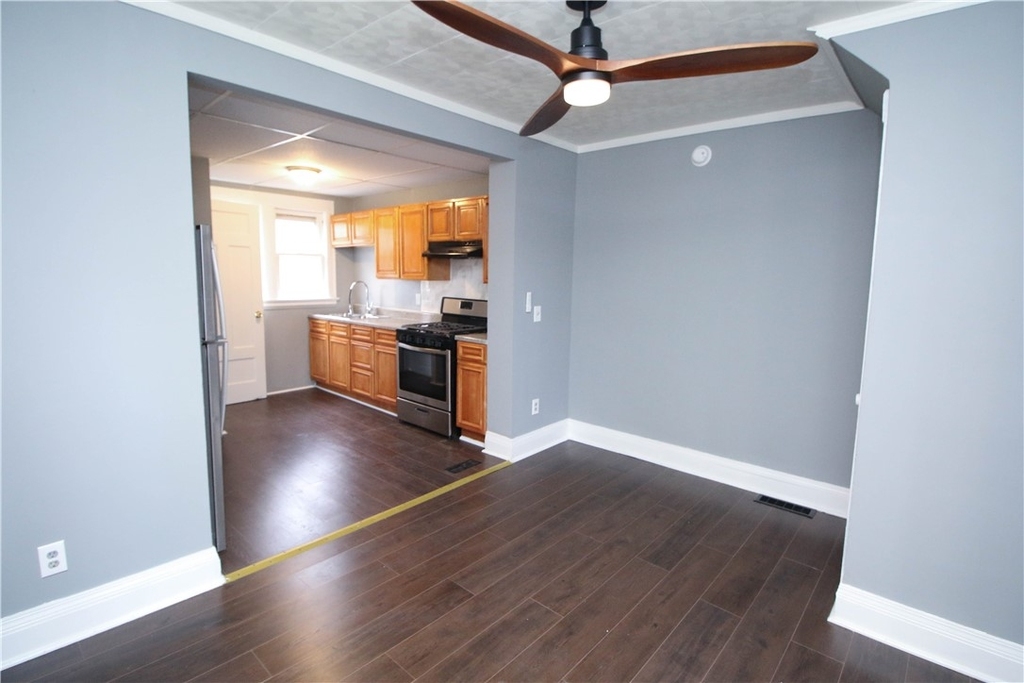 1285 N Goodman Street - Photo 4