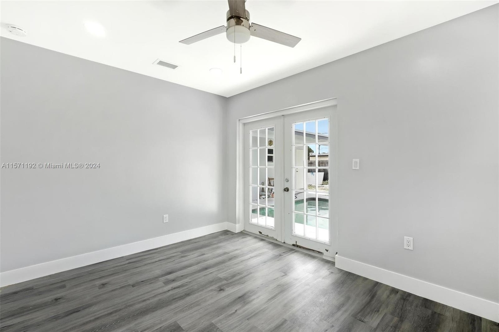 1221 Nw 178th Ter - Photo 16