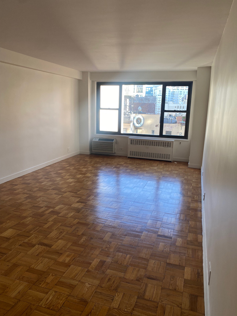 4th Avenue and 14th street - Photo 0