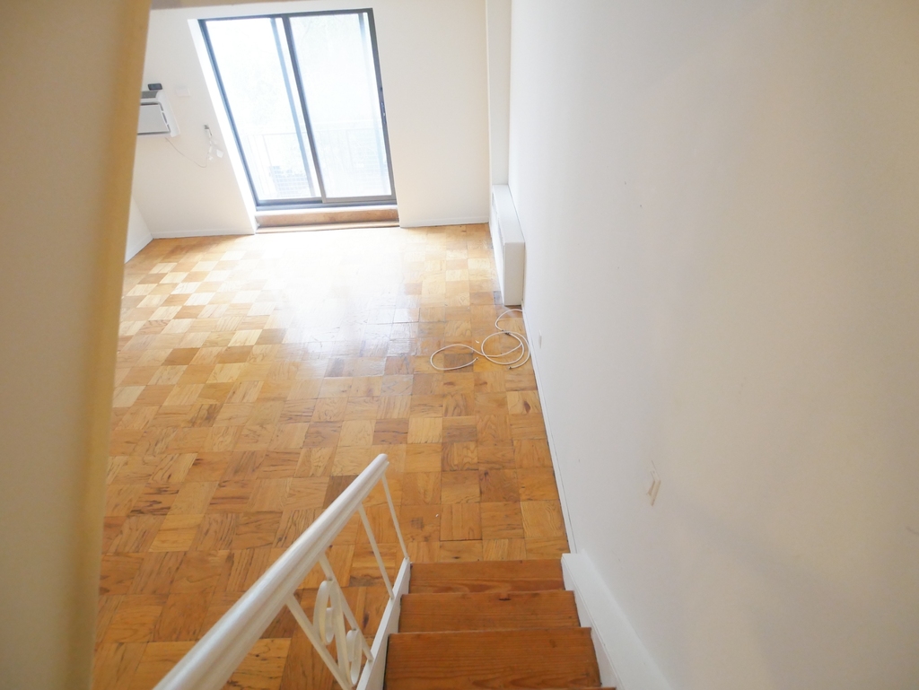 359 East 62nd Street - Photo 4