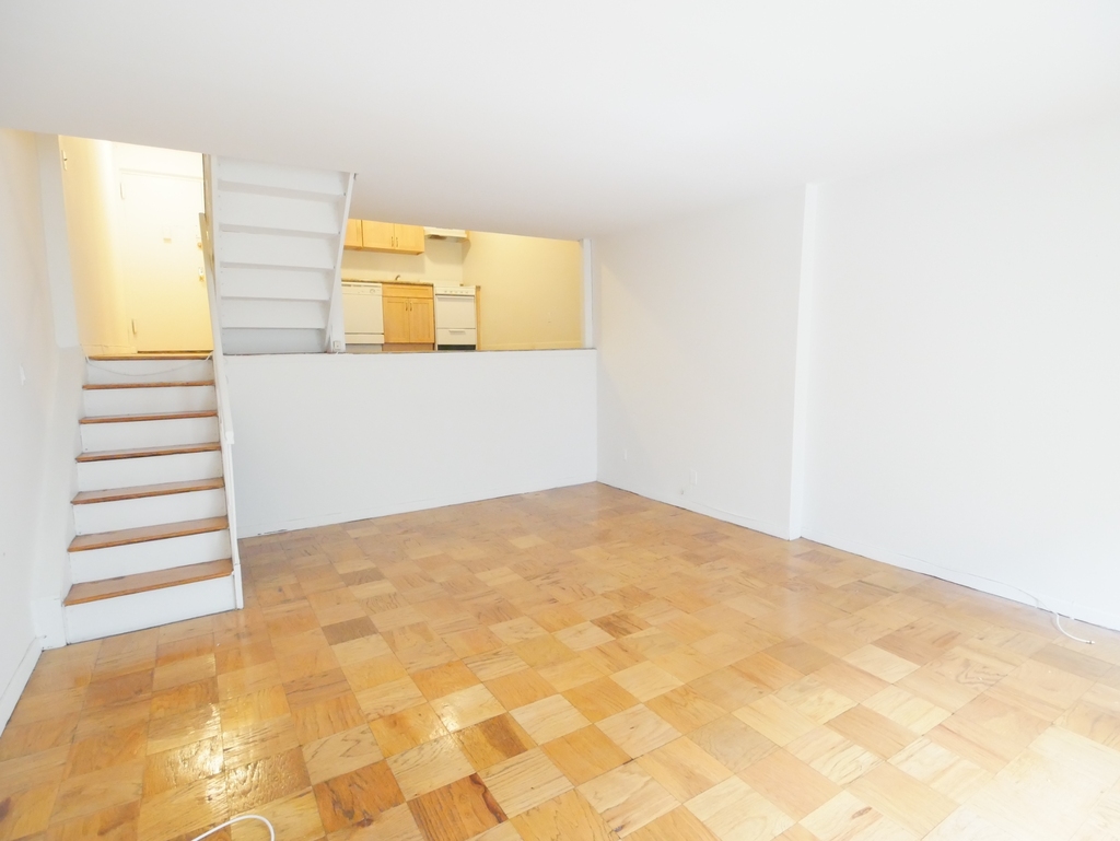 359 East 62nd Street - Photo 6