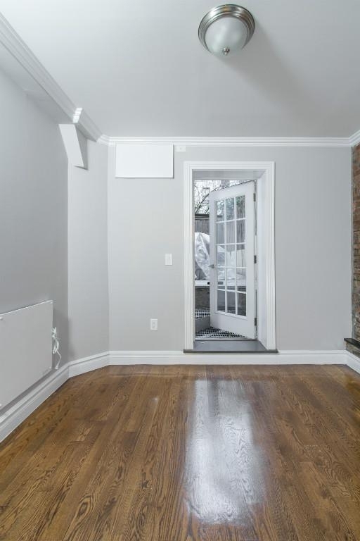 529 East 6th Street - Photo 2