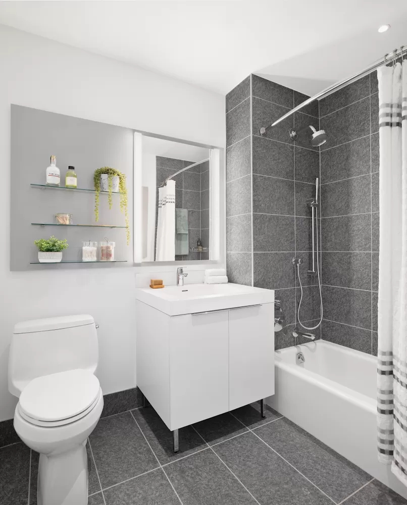 555 West 38th Street - Photo 10