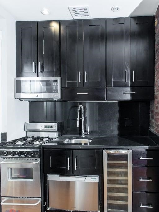 410 East 13th Street - Photo 1