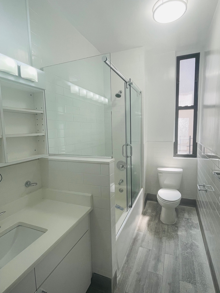 200 West 58th Street - Photo 9