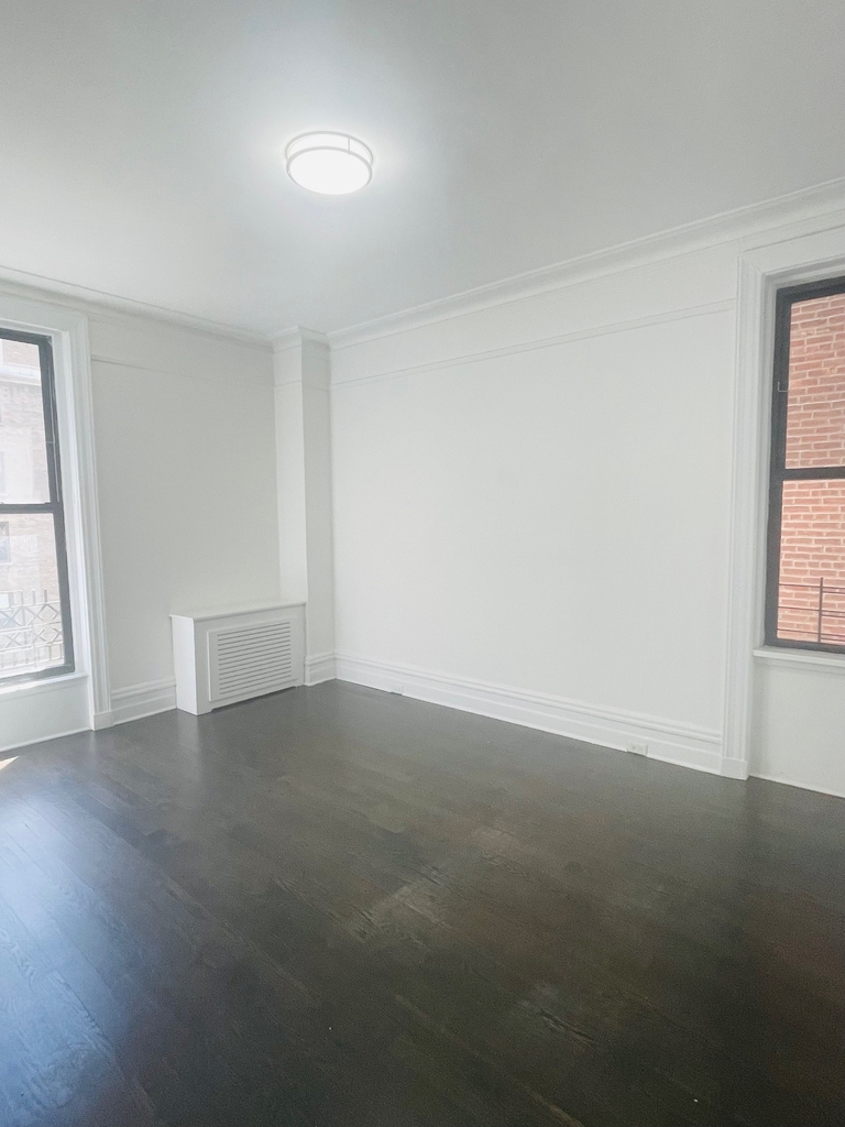 200 West 58th Street - Photo 6