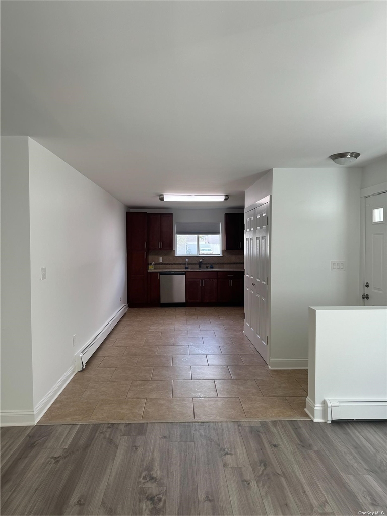 427 E Hudson Street - Photo 1